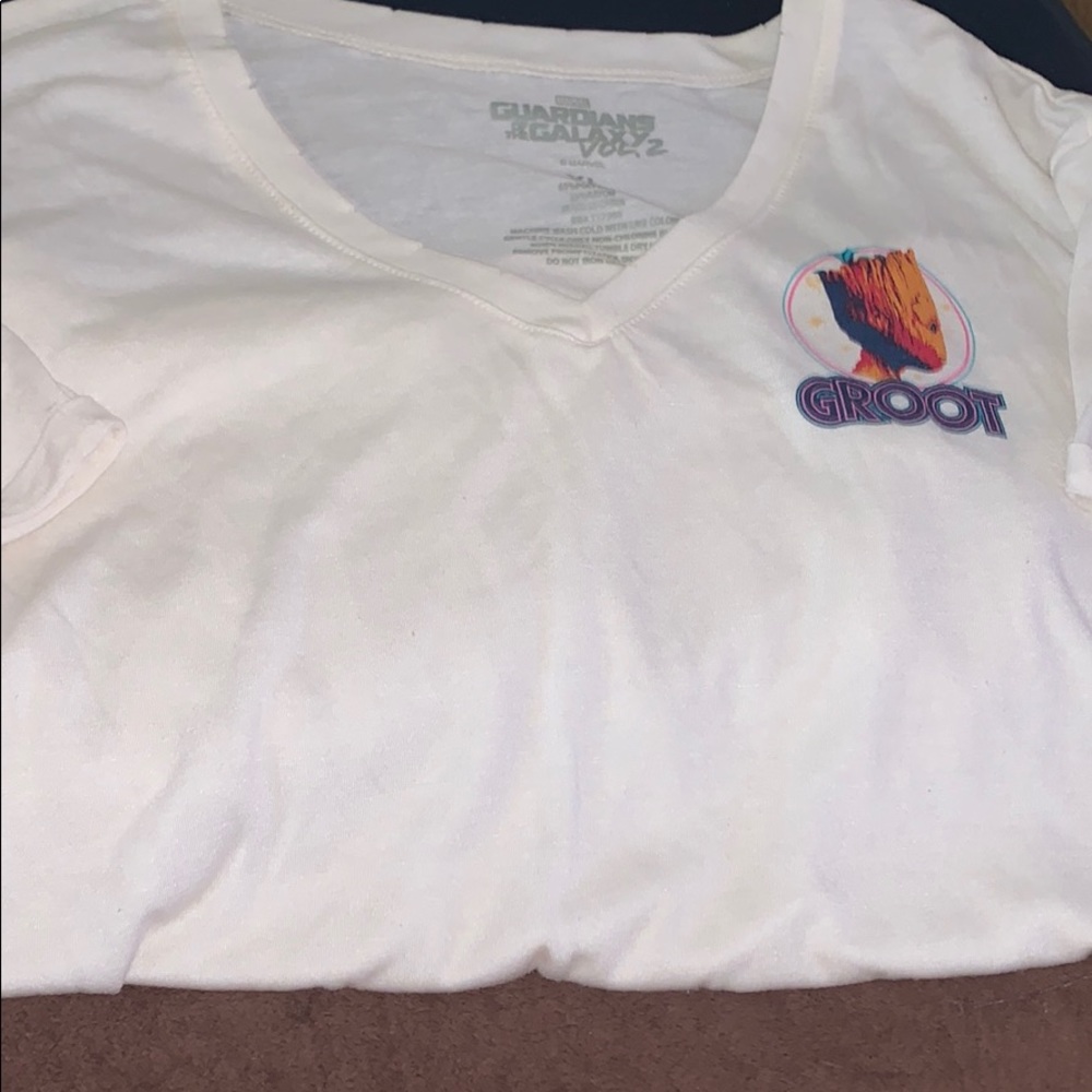 GROOT V-neck Tee
